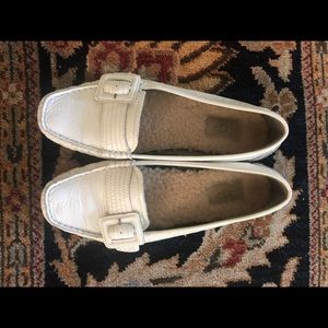 Ugg Women’s leather White Moccasins